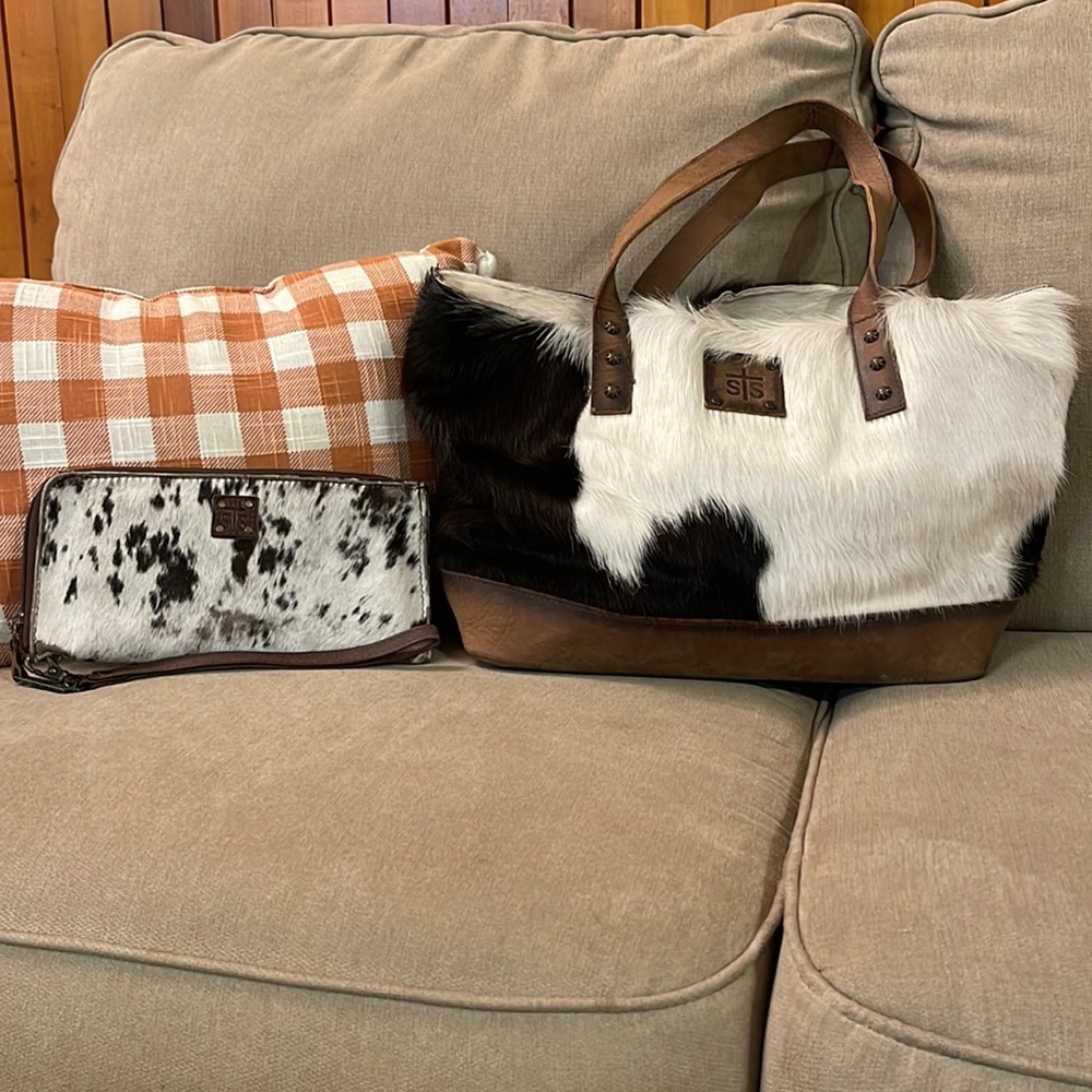 STS cowhide bag with wristlet